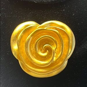 Vintage Gold Tone Liz Claiborne Flower Brooch/Pendant Pre-Loved Great Condition